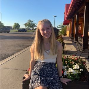 Meet your Posher, Emma